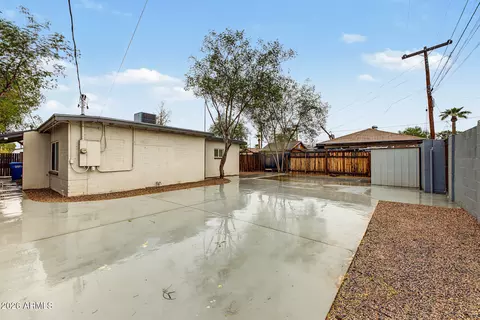 Exterior - 1006 E Weldon Ave, Phoenix, AZ 85014 photo 4 of 6