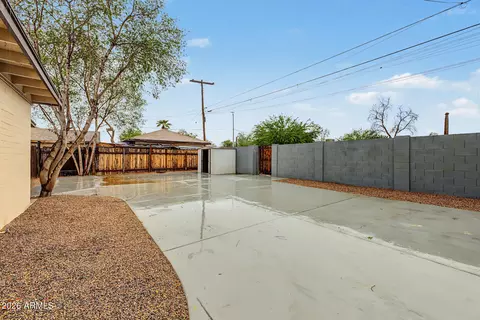 Exterior - 1006 E Weldon Ave, Phoenix, AZ 85014 photo 3 of 6