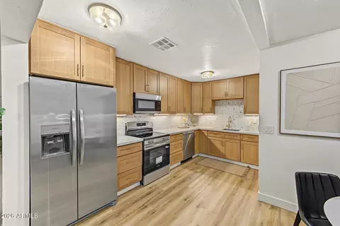 Kitchen - 1006 E Weldon Ave, Phoenix, AZ 85014 photo 2 of 2
