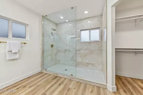 Bath - 1006 E Weldon Ave, Phoenix, AZ 85014 photo 2 of 4
