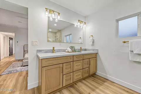 Bath - 1006 E Weldon Ave, Phoenix, AZ 85014 photo 1 of 4