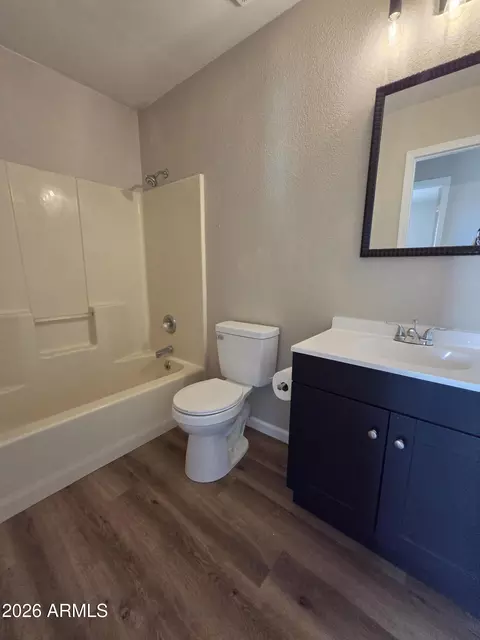 Bath - 504 N Quail Run Ave, Douglas, AZ 85607 photo 1 of 2