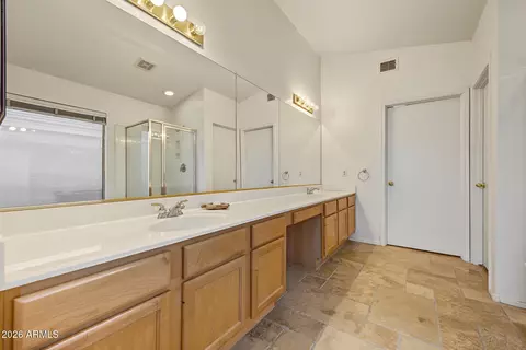 Bath - 147 E Palo Blanco Way, Gilbert, AZ 85296 photo 1 of 3