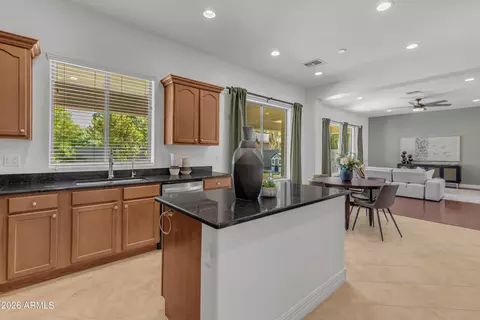 Kitchen - 4307 S Summit St, Gilbert, AZ 85297 photo 5 of 6