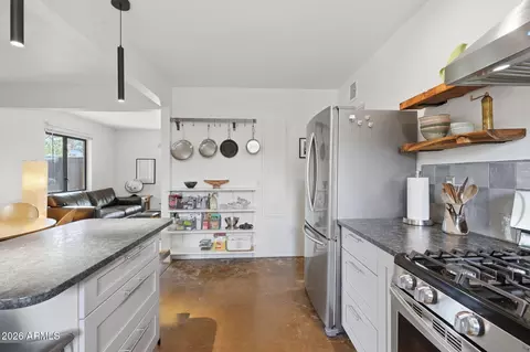 Kitchen - 2508 E Pinchot Ave, Phoenix, AZ 85016 photo 4 of 5