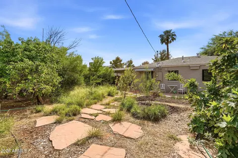 Exterior - 2508 E Pinchot Ave, Phoenix, AZ 85016 photo 9 of 10