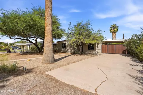 Exterior - 2508 E Pinchot Ave, Phoenix, AZ 85016 photo 2 of 10