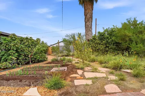 Exterior - 2508 E Pinchot Ave, Phoenix, AZ 85016 photo 7 of 10
