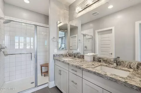 Bath - 2662 S Harmony Ave, Gilbert, AZ 85295 photo 3 of 4