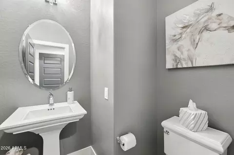 Bath - 2662 S Harmony Ave, Gilbert, AZ 85295 photo 2 of 4