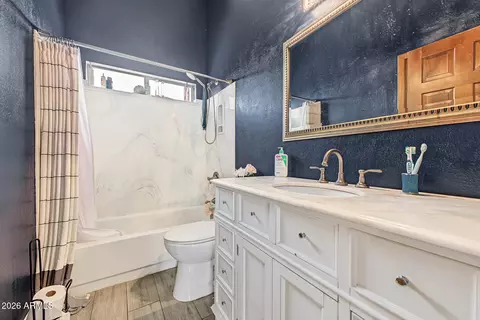 Bath - 820 E San Remo Ave, Gilbert, AZ 85234 photo 3 of 4