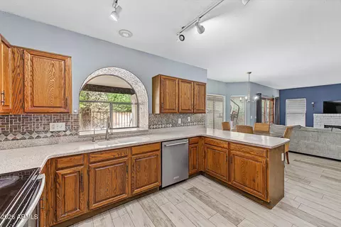 Kitchen - 820 E San Remo Ave, Gilbert, AZ 85234 photo 2 of 4