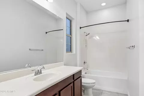 Bath - 1928 E La Costa Dr, Gilbert, AZ 85298 photo 2 of 5