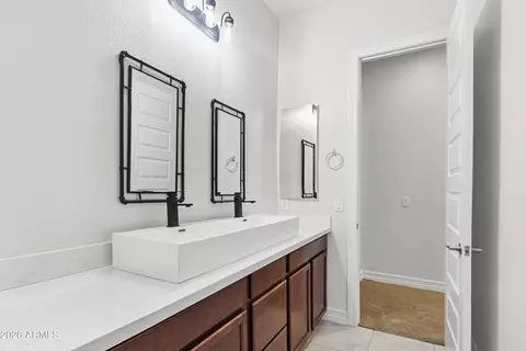 Bath - 1928 E La Costa Dr, Gilbert, AZ 85298 photo 3 of 5