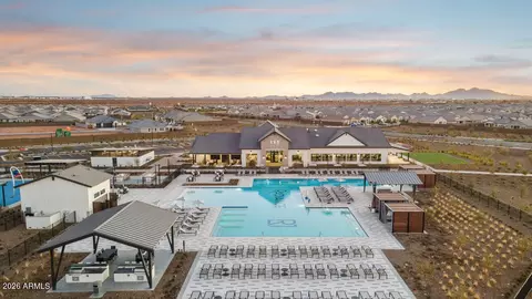 View/Area - 2467 W Shanley Ave, Apache Junction, AZ 85120 photo 2 of 8