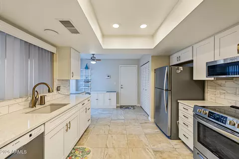 Kitchen - 9444 W Mcrae Way, Peoria, AZ 85382 photo 2 of 3