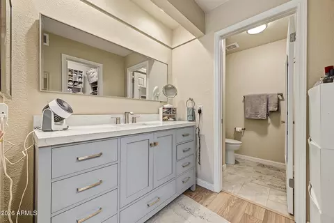 Bath - 9444 W Mcrae Way, Peoria, AZ 85382 photo 2 of 3