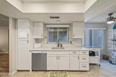 Kitchen - 9444 W Mcrae Way, Peoria, AZ 85382 photo 3 of 3