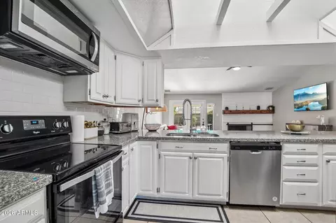 Kitchen - 4352 E Cherokee St, Phoenix, AZ 85044 photo 3 of 3