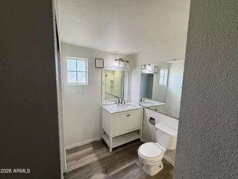 Bath - 2802 W Meadowbrook Ave, Phoenix, AZ 85017 photo 1 of 3