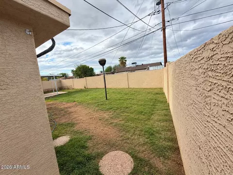 Exterior - 2802 W Meadowbrook Ave, Phoenix, AZ 85017 photo 4 of 5