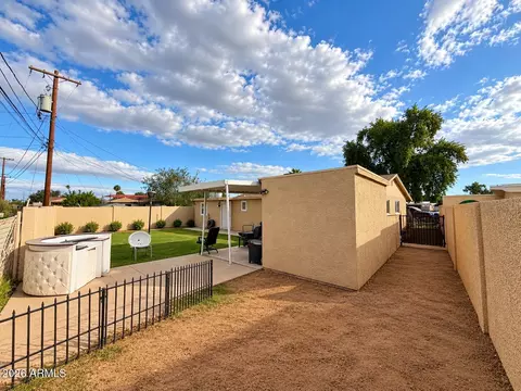 Exterior - 2802 W Meadowbrook Ave, Phoenix, AZ 85017 photo 5 of 5