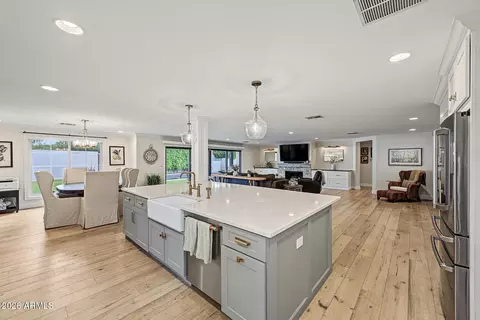 Kitchen - 4541 N 43rd St, Phoenix, AZ 85018 photo 4 of 4