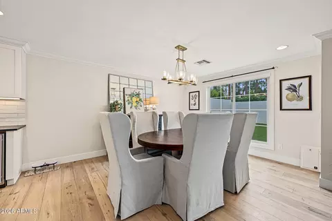 Dining - 4541 N 43rd St, Phoenix, AZ 85018 photo 2 of 3