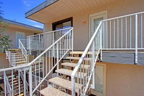 Exterior - 724 E Devonshire Ave #302, Phoenix, AZ 85014 photo 4 of 9