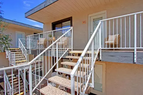 Exterior - 724 E Devonshire Ave #302, Phoenix, AZ 85014 photo 3 of 9