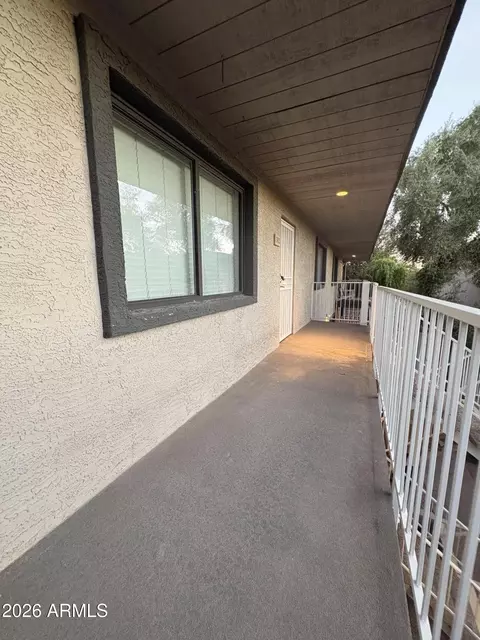Exterior - 724 E Devonshire Ave #302, Phoenix, AZ 85014 photo 2 of 9