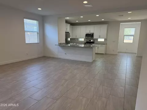 Living - 3084 E 27th Ave, Apache Junction, AZ 85119 photo 1 of 3
