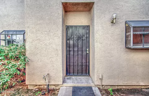 6550 N 47th Ave #106, Glendale, AZ 85301