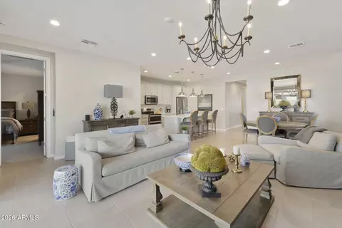 Living - 3311 S 75th Ln, Phoenix, AZ 85043 photo 2 of 6