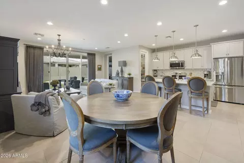 Dining - 3311 S 75th Ln, Phoenix, AZ 85043 photo 2 of 3