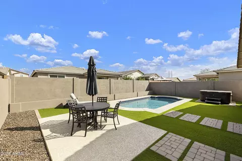 Exterior - 3311 S 75th Ln, Phoenix, AZ 85043 photo 7 of 8