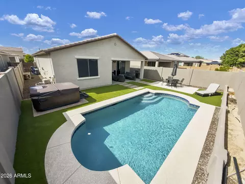 Exterior - 3311 S 75th Ln, Phoenix, AZ 85043 photo 5 of 8