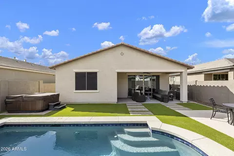 Exterior - 3311 S 75th Ln, Phoenix, AZ 85043 photo 6 of 8