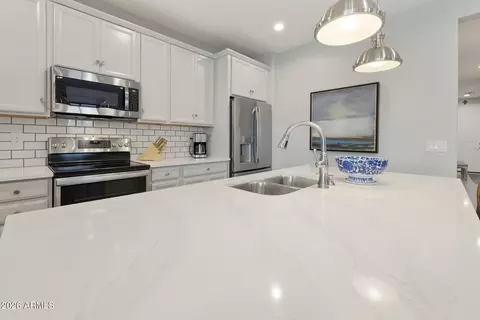 Kitchen - 3311 S 75th Ln, Phoenix, AZ 85043 photo 2 of 7
