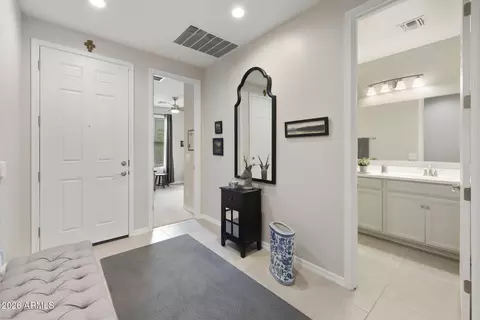 Entry Way - 3311 S 75th Ln, Phoenix, AZ 85043 photo 2 of 3