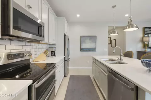 Kitchen - 3311 S 75th Ln, Phoenix, AZ 85043 photo 5 of 7