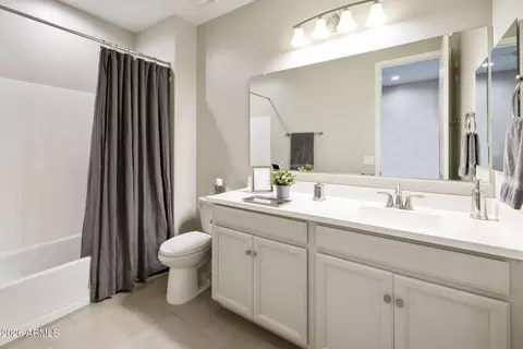 Bath - 3311 S 75th Ln, Phoenix, AZ 85043 photo 4 of 4