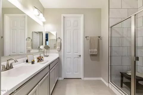 Bath - 3311 S 75th Ln, Phoenix, AZ 85043 photo 2 of 4