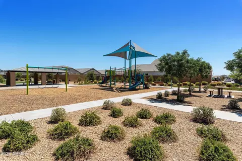 Exterior - 3311 S 75th Ln, Phoenix, AZ 85043 photo 8 of 8