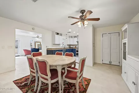 Dining - 2843 E Acoma Dr, Phoenix, AZ 85032 photo 2 of 3