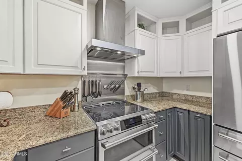 Kitchen - 2843 E Acoma Dr, Phoenix, AZ 85032 photo 4 of 5