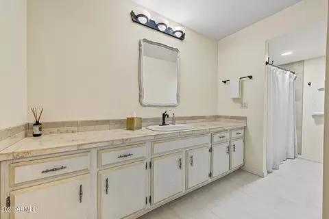 Bath - 2843 E Acoma Dr, Phoenix, AZ 85032 photo 3 of 7