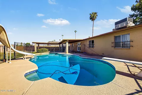 Exterior - 3402 E Paradise Dr, Phoenix, AZ 85028 photo 5 of 6