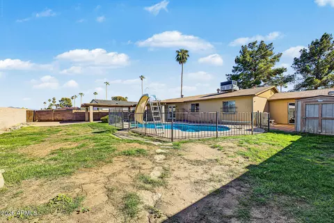 Exterior - 3402 E Paradise Dr, Phoenix, AZ 85028 photo 4 of 6
