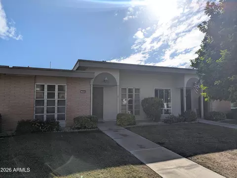 9905 W Hawthorn Dr, Sun City, AZ 85351